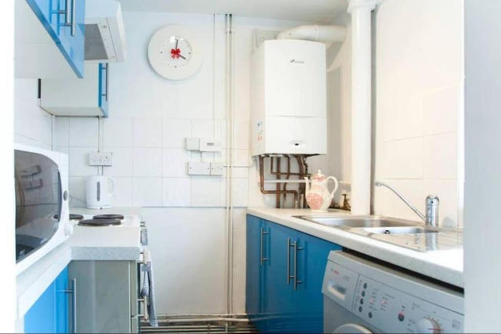 Carpe Diem Flat Near Zone 1 *